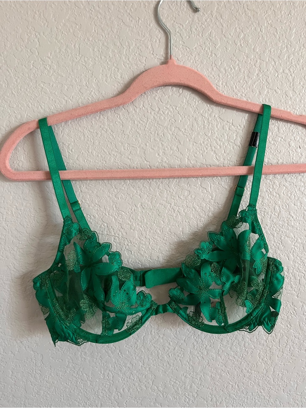 Victoria's Secret Green Floral Embroidered Underwire Bra